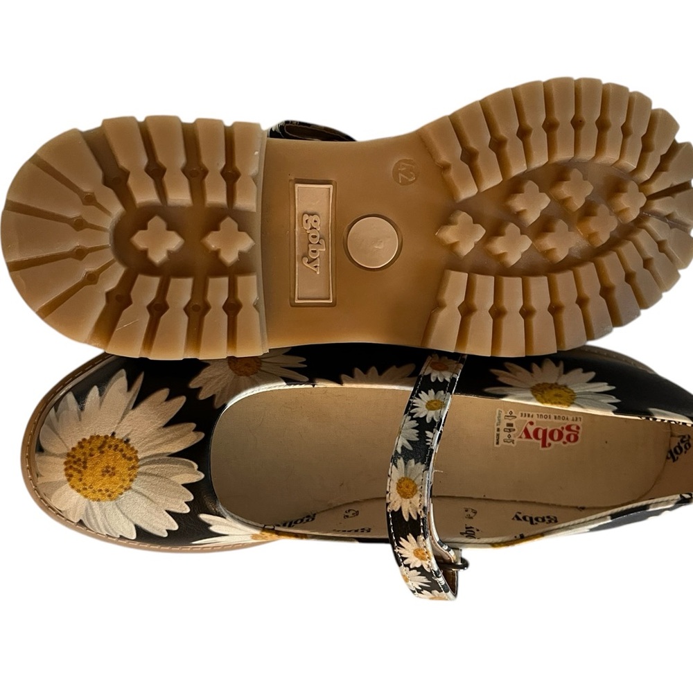 NWOT-Goby Shoes-Size 42 Black with white and yellow Daisy’s 🌻 - Picture 5 of 9